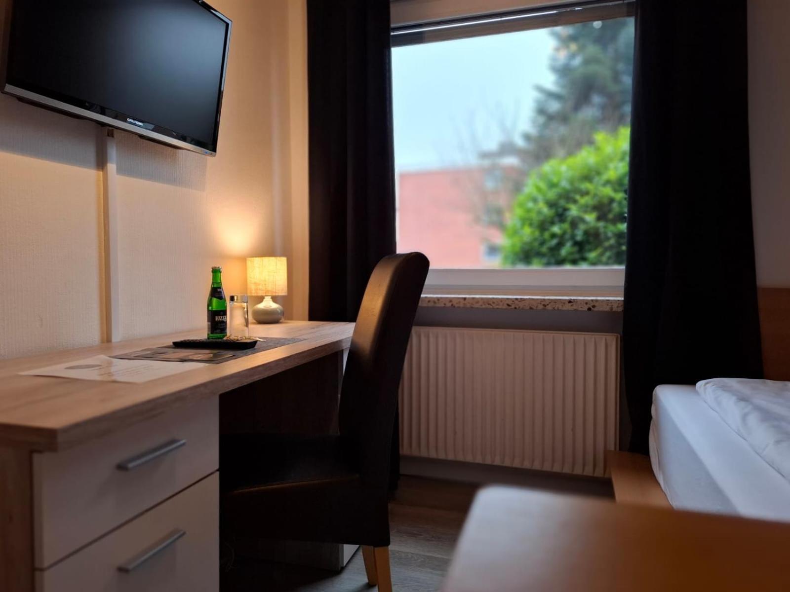 Hotel Am Schwarzen Berg Stade Kültér fotó