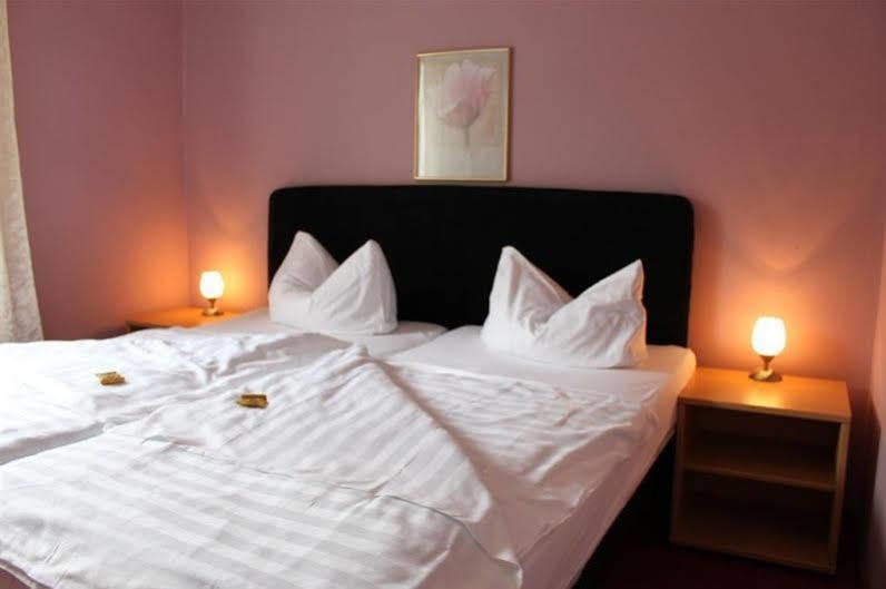 Hotel Am Schwarzen Berg Stade Kültér fotó