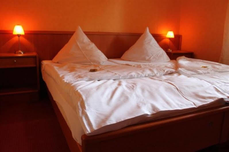 Hotel Am Schwarzen Berg Stade Kültér fotó